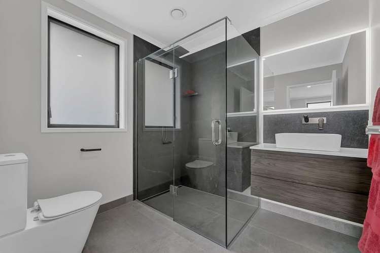 2 Paapaka Way Waiuku_11