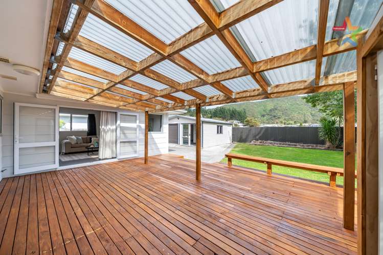 335 Wellington Road Wainuiomata_13