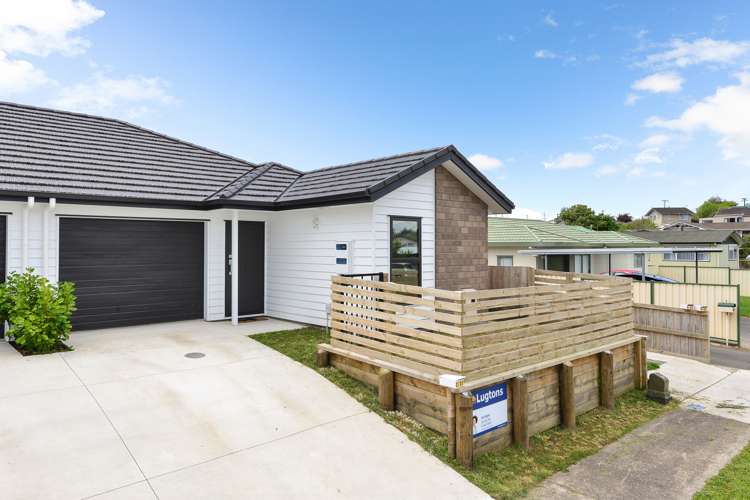 2/33 Cowley Drive Temple View_13
