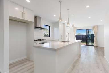 8 Alexander French Close_2