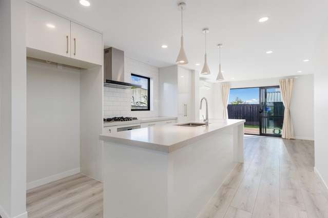 8 Alexander French Close Silverdale_2