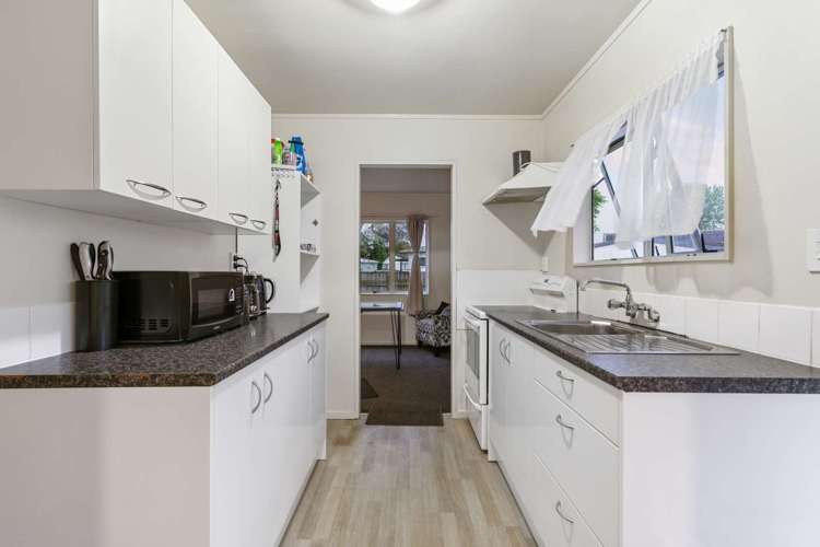 32 Heathdale Crescent Papakura_12