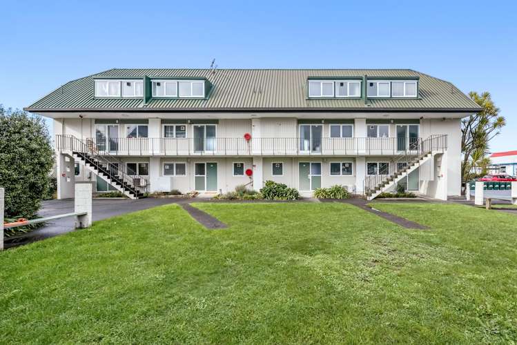 2/25 Britannia Street Petone_11