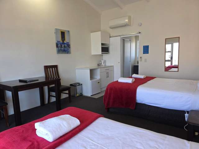 29/76 Lake Terrace Central_4