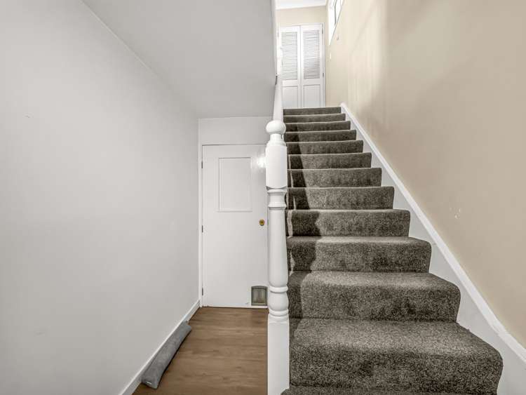 64 Karnak Crescent Russley_19