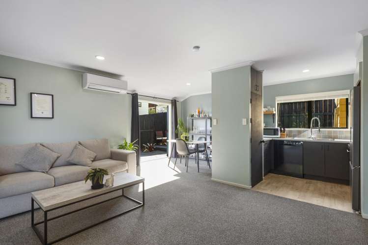 35B Henderson Crescent Gate Pa_6