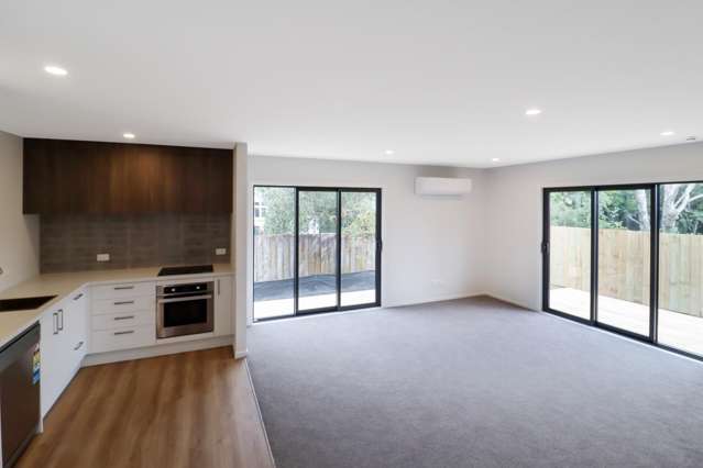 C/137 Whites Line East 1369_3