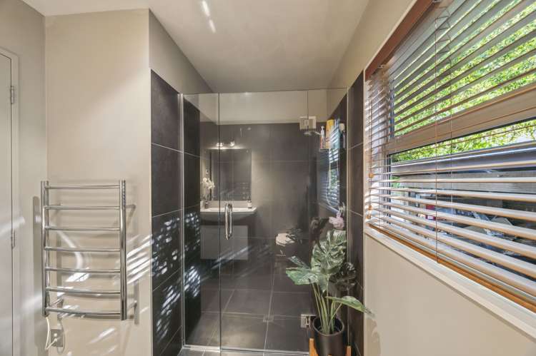 1/10 Krissell Place Acacia Bay_17