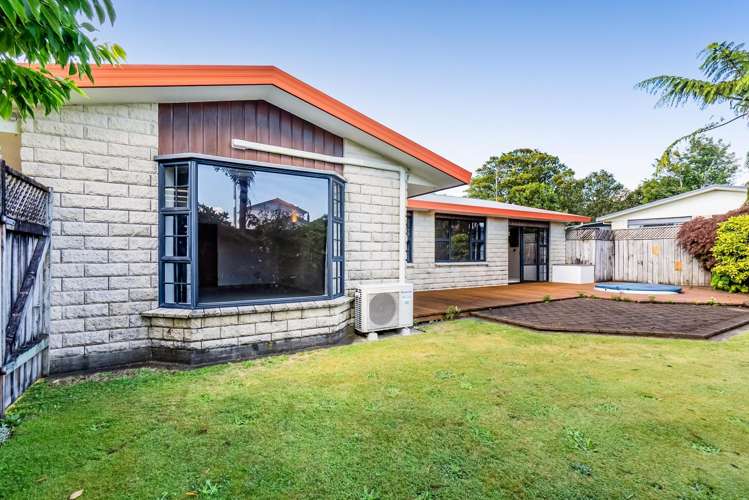 37 Pembroke Road East Stratford_32