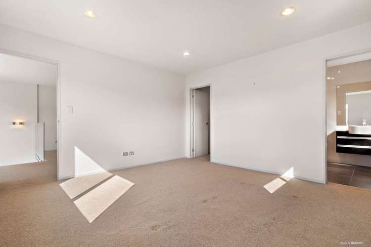 79 Valderama Drive Flat Bush_9