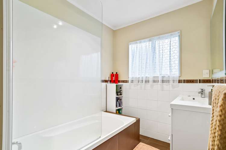 44a Yeovil Road Te Atatu Peninsula_16