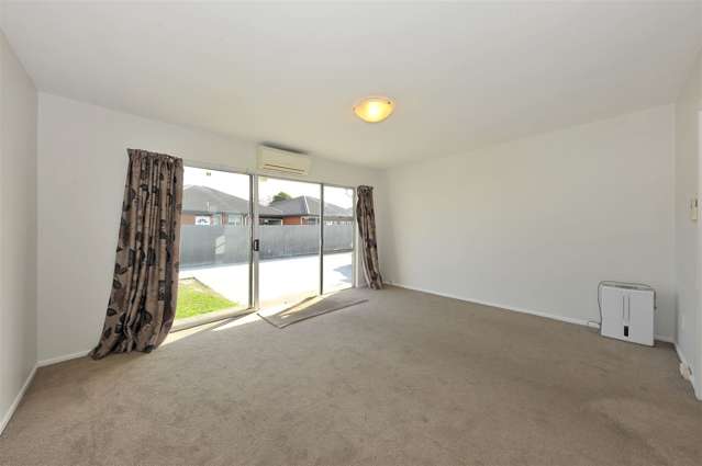 2/32 Lyndon Street Riccarton_2