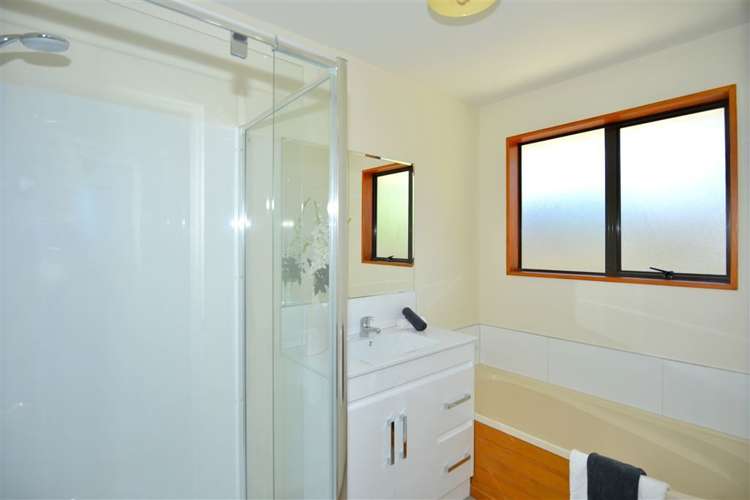 2/18 Winters Road Redwood_7