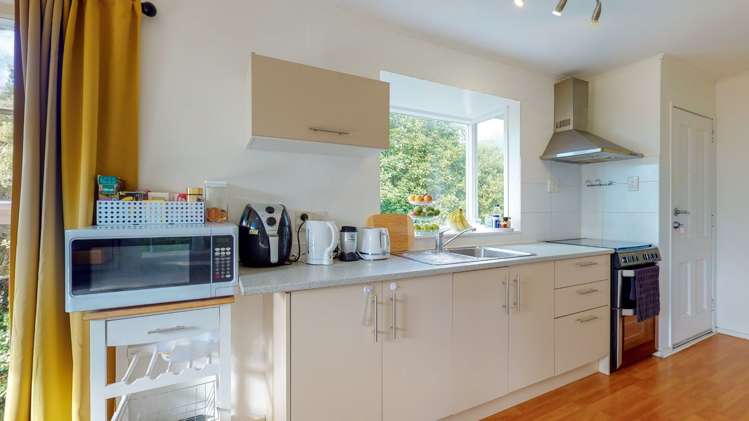 131 Helston Road Paparangi_5