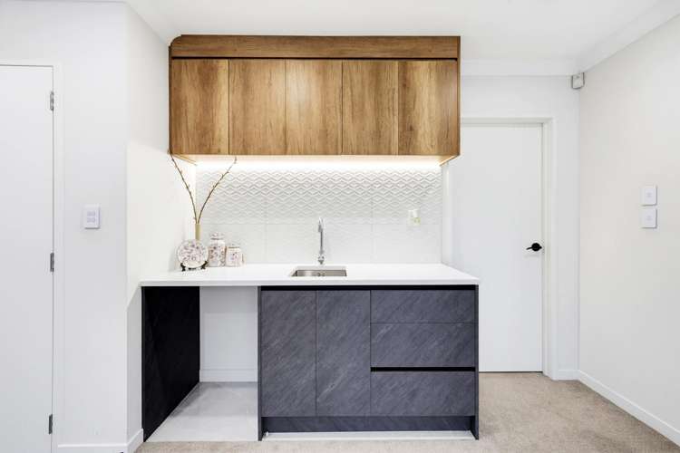 8 Hughs Way Flat Bush_12