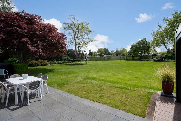 16 Cowley Drive Leamington_36