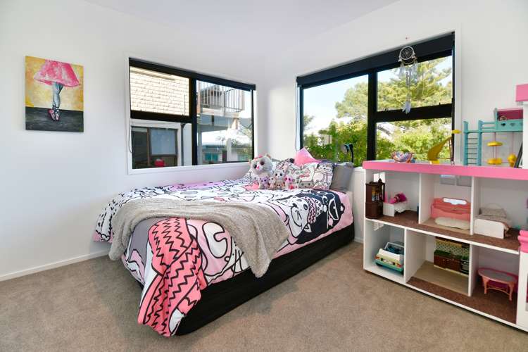 25 Roberts Road Matakatia_15