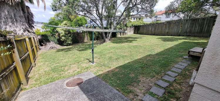 22 Baulcomb Parade Windsor Park_18