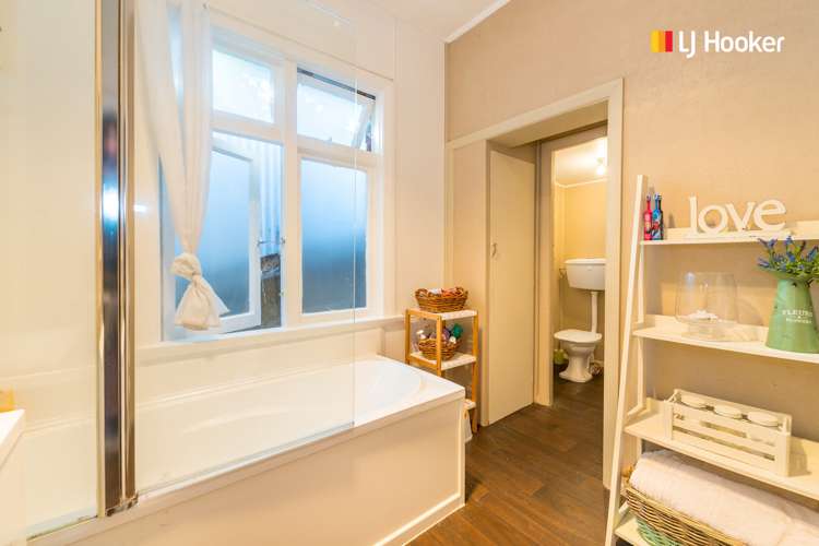 10 Castlewood Road Company Bay_8