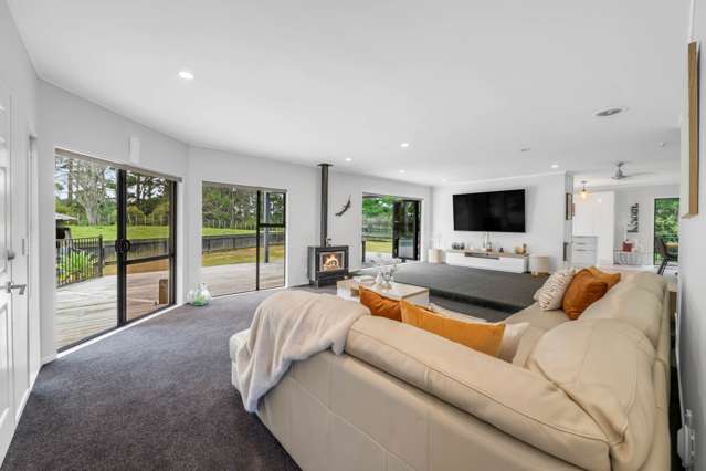 317 & 317A West Road Brookby_3