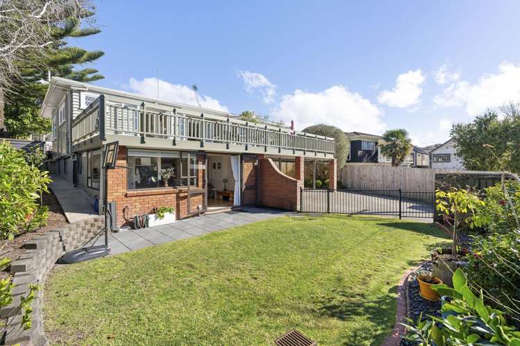 24 Lyons Avenue Murrays Bay_15