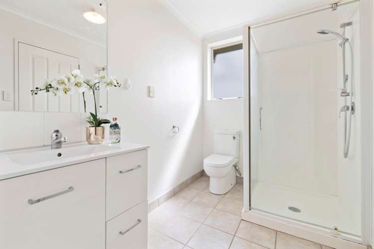 4 Waldos Way Mangere_13