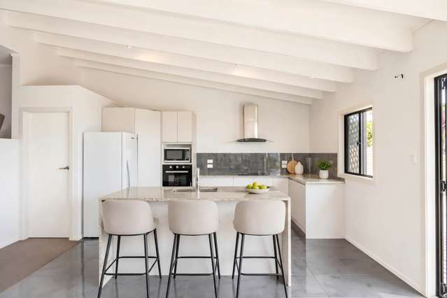 517 Whangaparoa Road Stanmore Bay_4