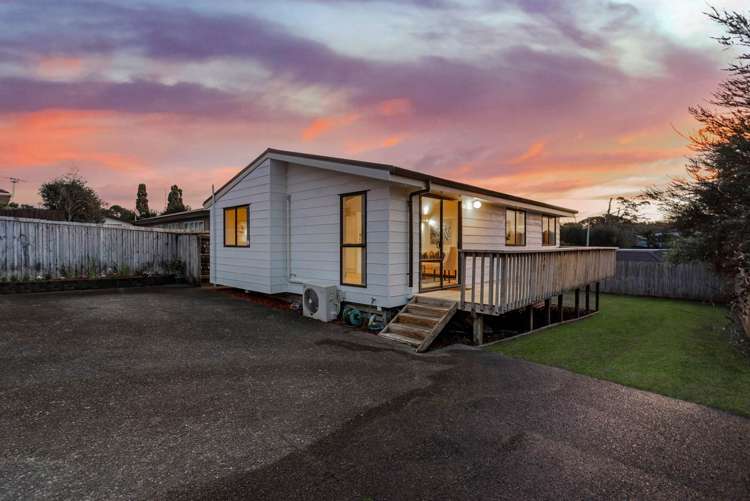 2/121 Matipo Road Te Atatu Peninsula_1