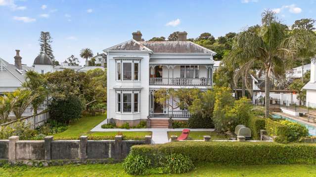 Iconic Devonport villa with stunning views