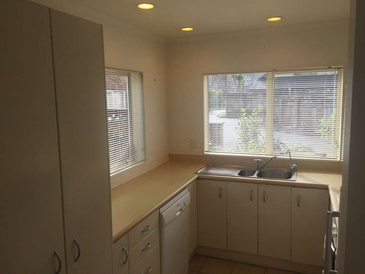 7/16 Vinograd Drive Te Atatu Peninsula_11