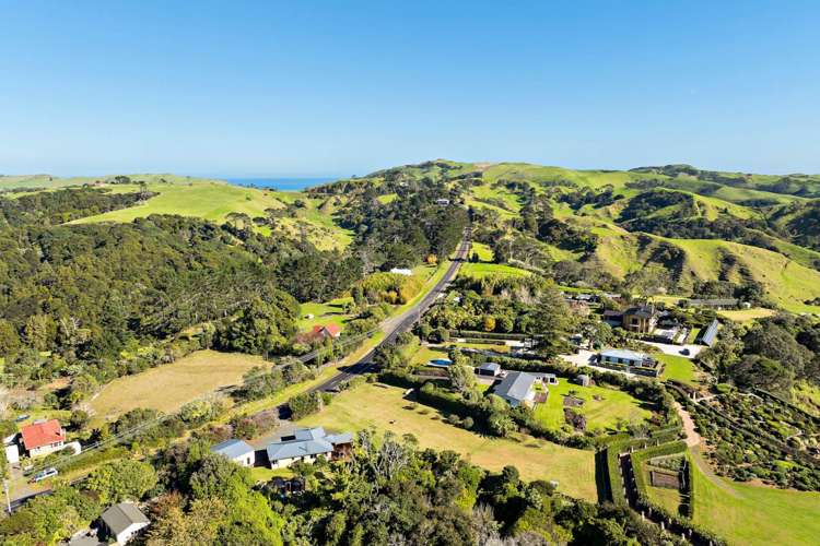 2123 Awhitu Road Pollok_31