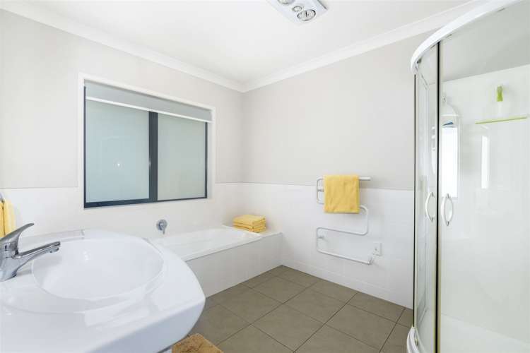 25 Aurora Avenue Welcome Bay_13