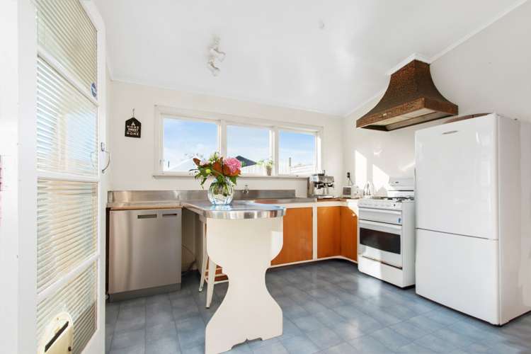 38 Rocklands Avenue Mount Eden_11