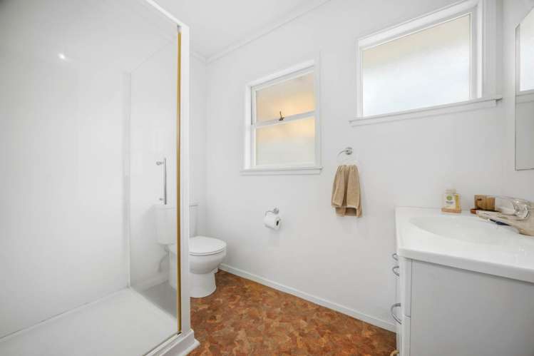 2/774 Beach Road Browns Bay_6