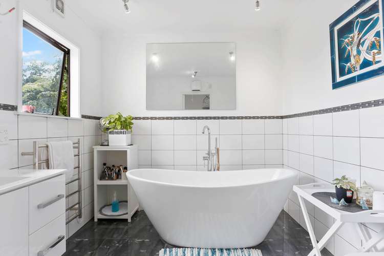 1/1 Sharon Road Waiake_3