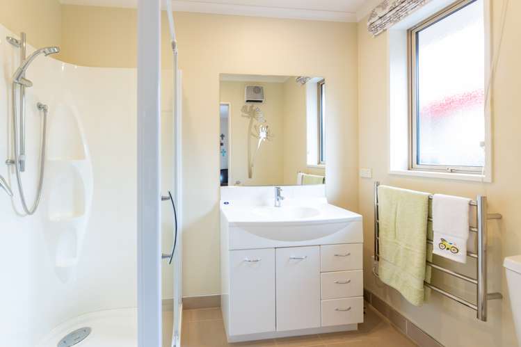 8 Staveley Street Avonhead_13