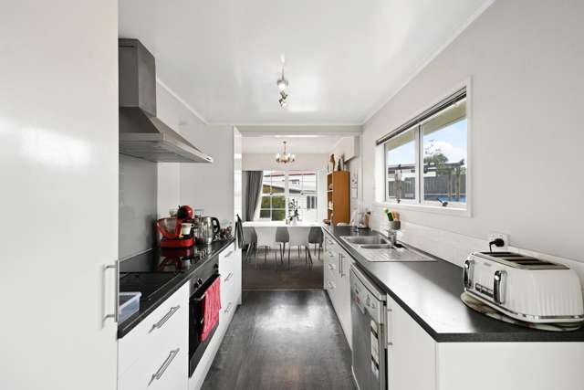21 Cypress Crescent Pukete_1