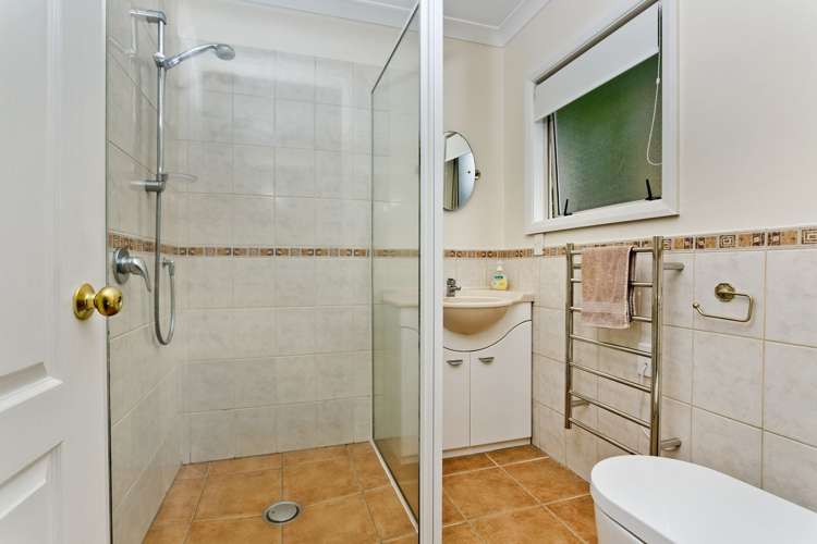 9 Falstone Lane Browns Bay_12