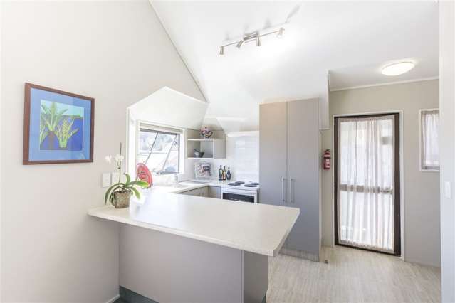 2/111 Nile Street Nelson City_4