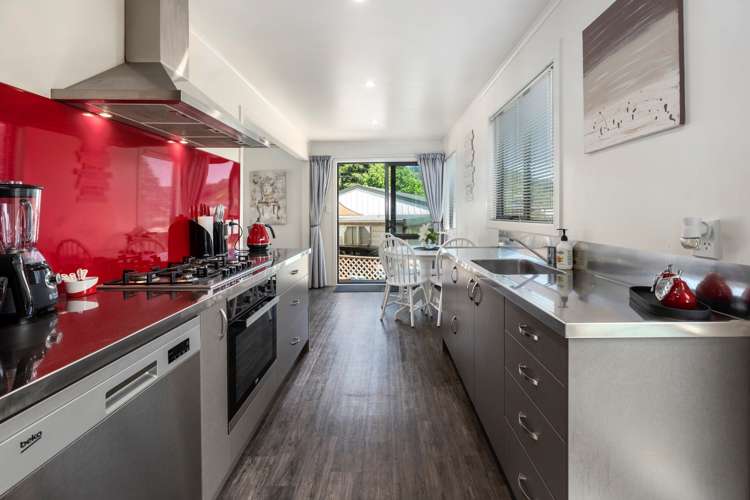 113 Clayton Road Mangakakahi_7