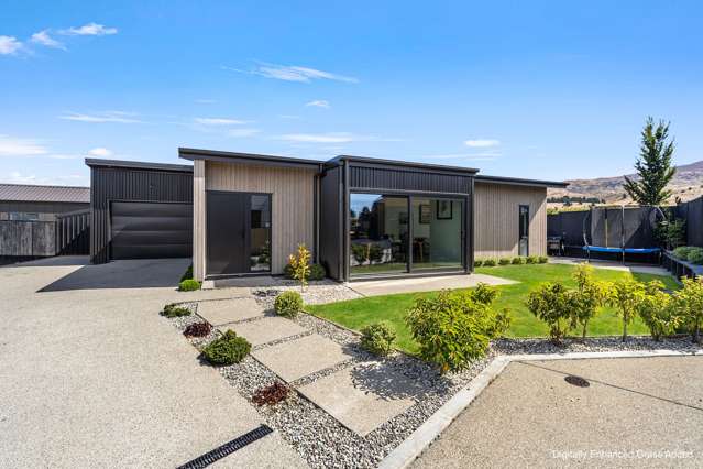 A Modern Gem in Wooing Tree