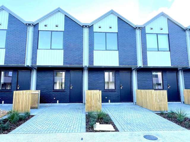 Park Front, Brand New Quality 2 Bedrooms!