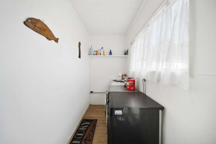 1/10 Dorendia Place Clendon Park_9