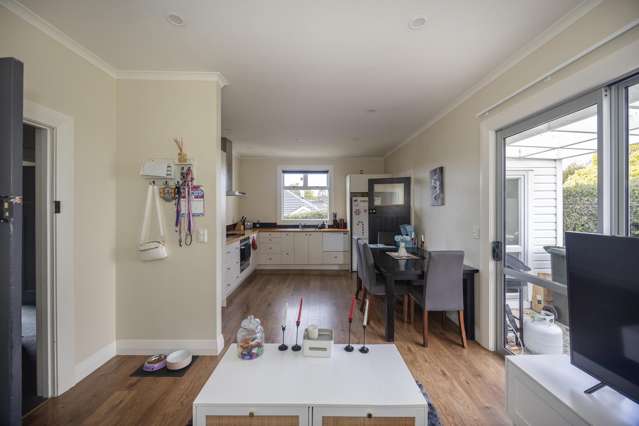 64 Perth Street South Hill_2