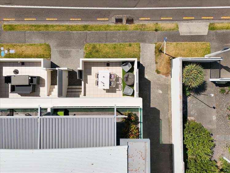 2/135 Marine Parade Mount Maunganui_23