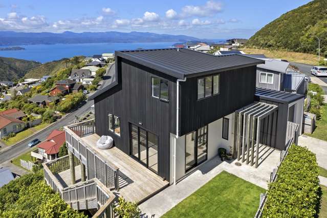 Sun, Space & Spectacular Harbour Views