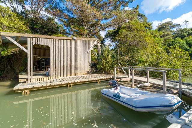 Dream Lifestyle with Water Access!