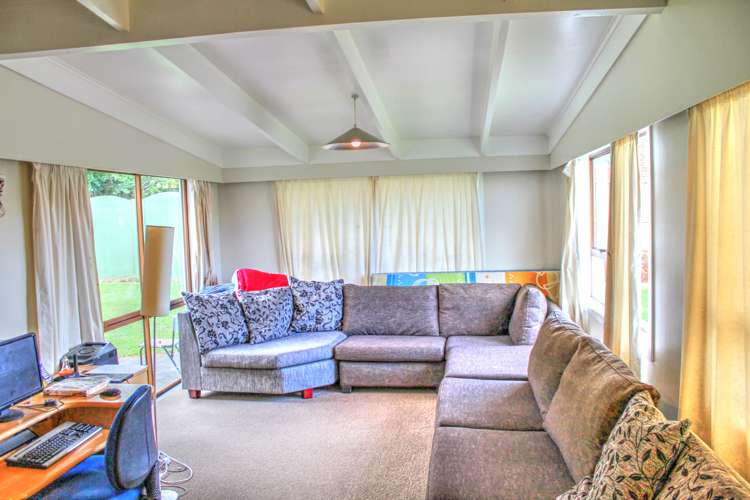 102 Titirangi Road New Lynn_14