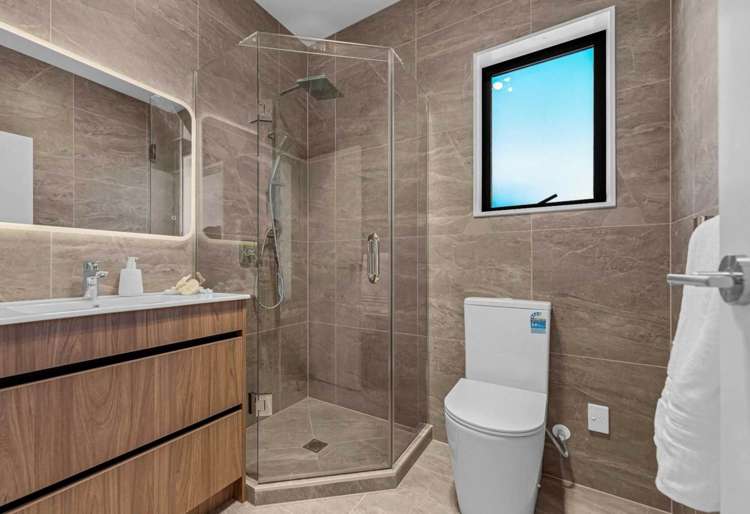 27 Korowhiti Road Clarks Beach_11