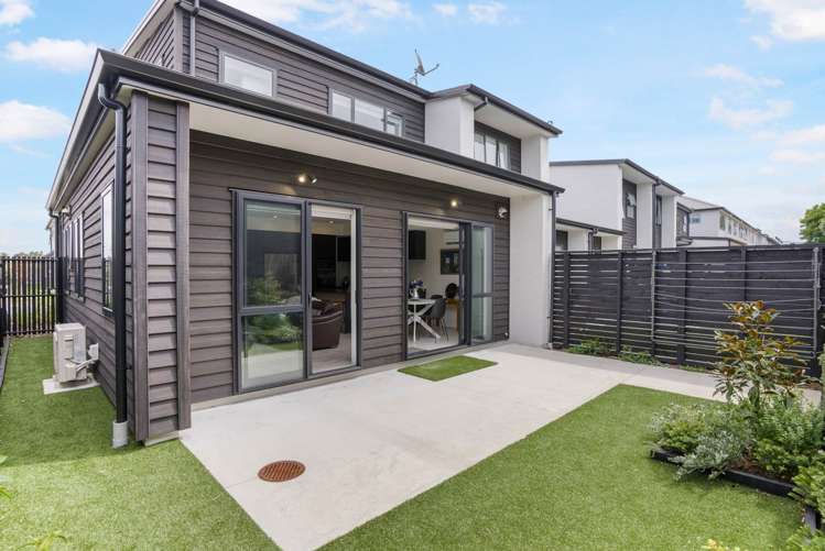 302 Jack Lachlan Drive Beachlands_14